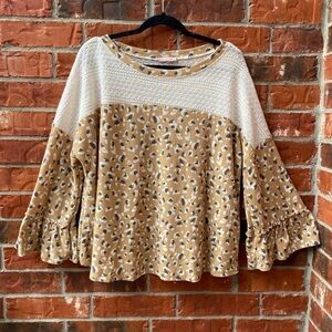 Ces Femme Womens Medium Oversized Leopard Animal Print Trumpet Sleeve Blouse